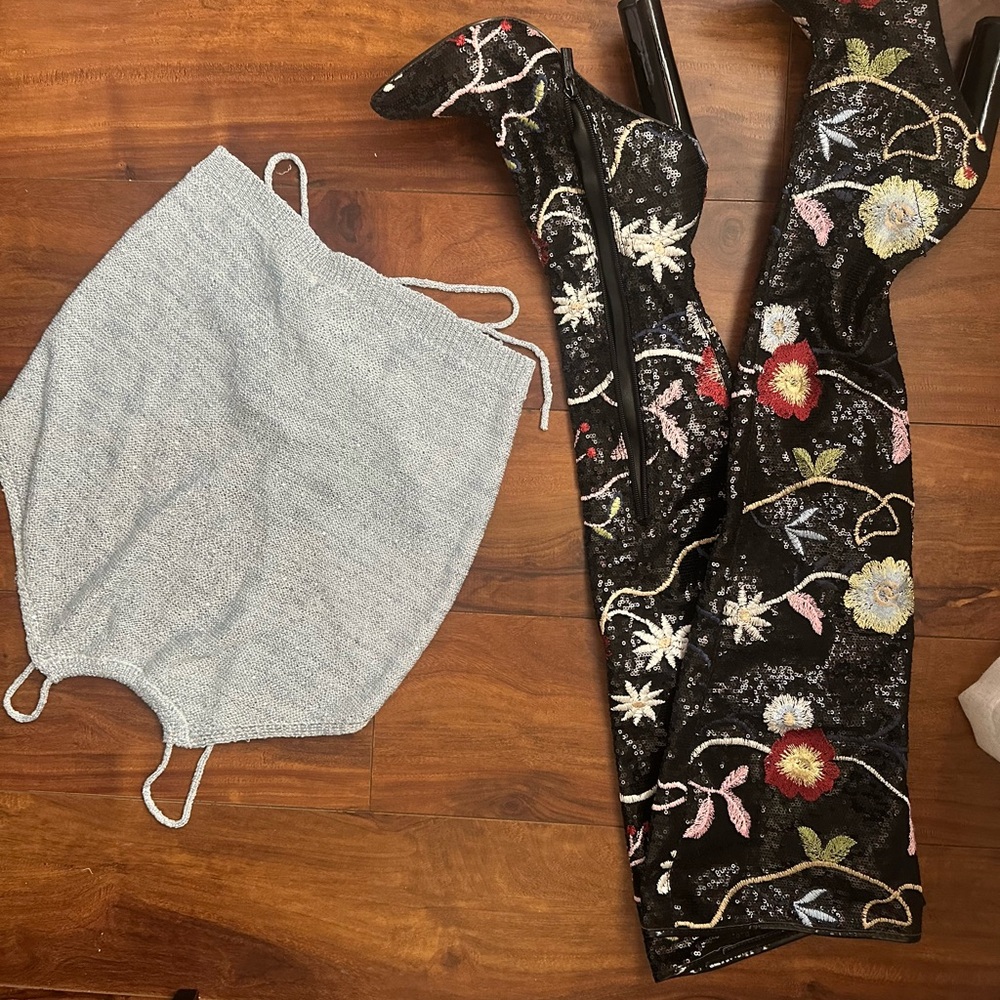 Floral Embroidered Sequined Black Boots - image 2